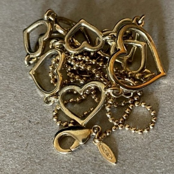 Avon Open Hearts Necklace in a Gold Tone 17" with a removable 3" extender - Picture 7 of 8